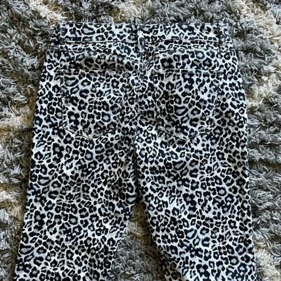 White House Black Market Skinny Ankle Snow Leopard Jeans - Picture 5 of 7